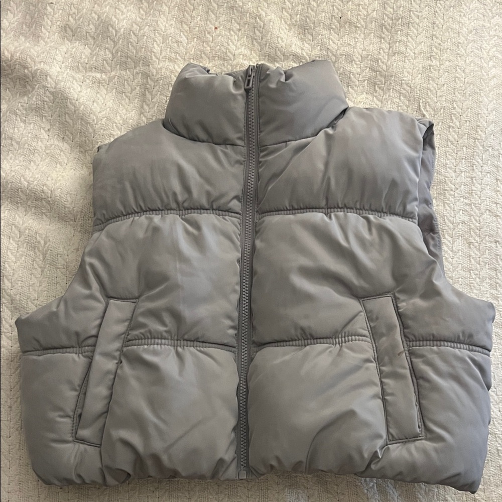 H&M Women's Gray Puffer Vest